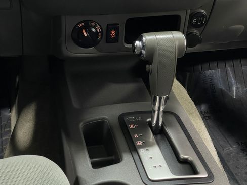 Used 2017 Nissan Frontier SV image 24