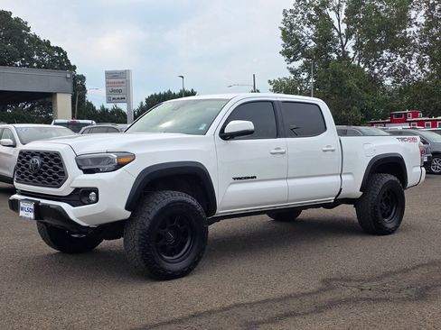 Used 2023 Toyota Tacoma TRD Off-Road w/ Technology Package AWD/4WD image 1