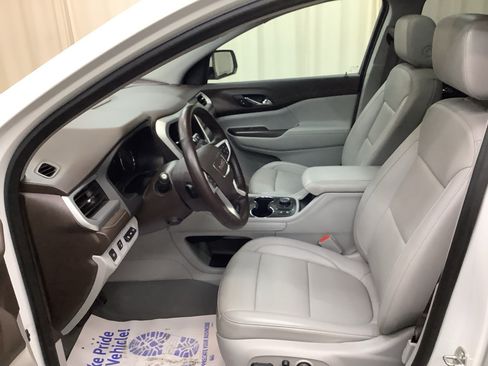 Used 2023 GMC Acadia SLT w/ Technology Package AWD/4WD image 15