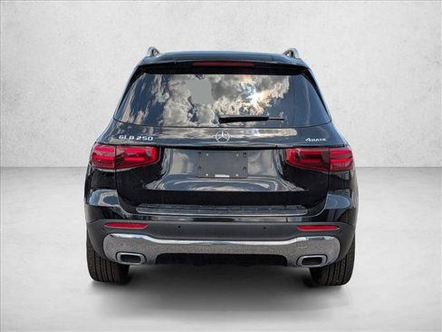 New 2026 Mercedes-Benz GLB 250 4MATIC image 8