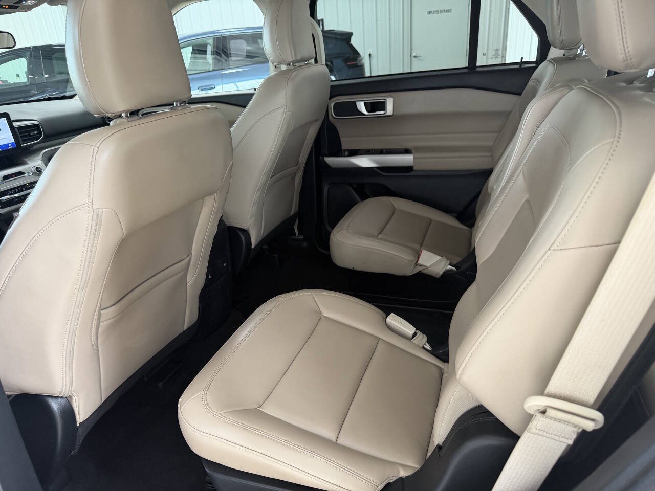 Used 2024 Ford Explorer XLT w/ Equipment Group 202A AWD/4WD image 20