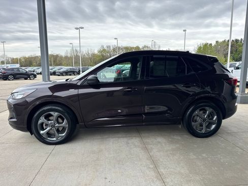 Certified 2023 Ford Escape ST-Line w/ Tech Pack #1 AWD/4WD image 5