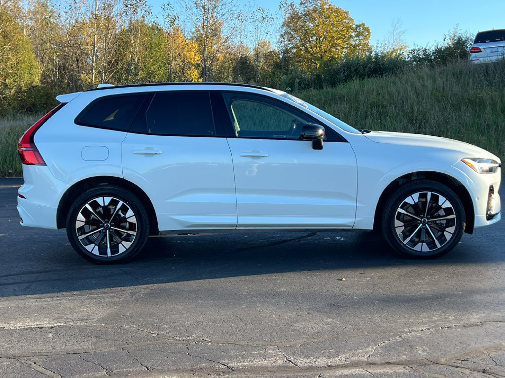 Used 2026 Volvo XC60 T8 Plus w/ Climate Package PRO AWD/4WD image 44