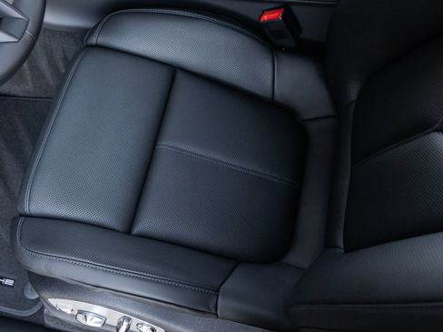 Certified 2026 Porsche Macan AWD/4WD image 24