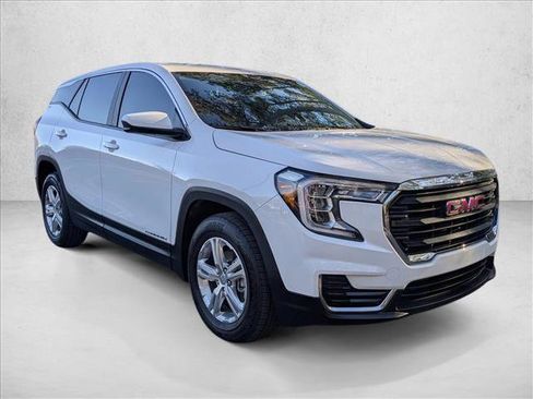 Used 2024 GMC Terrain SLE image 3