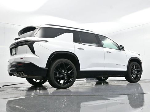 Used 2024 Chevrolet Traverse RS image 56