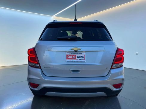 Used 2017 Chevrolet Trax LT FWD image 4