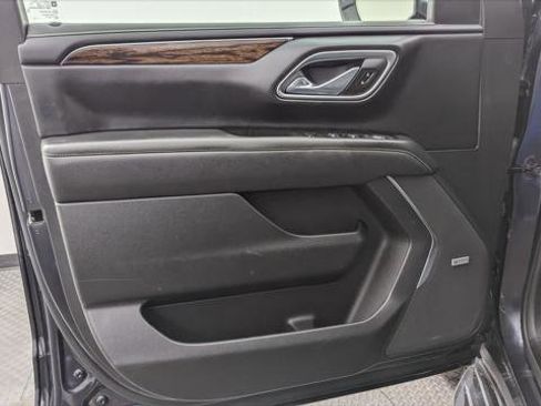 Used 2023 Chevrolet Suburban Premier image 13