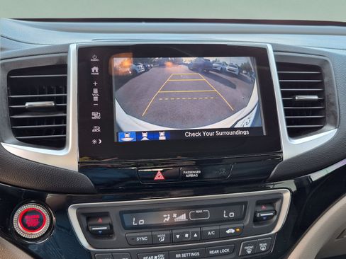 Used 2017 Honda Pilot Touring image 25