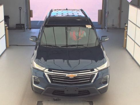 Used 2023 Chevrolet Traverse LT AWD/4WD image 2