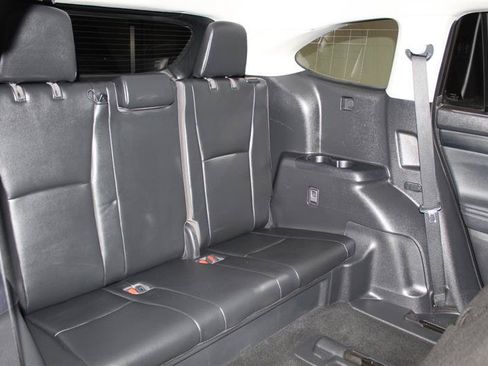 Used 2021 Toyota Highlander XLE AWD/4WD image 31