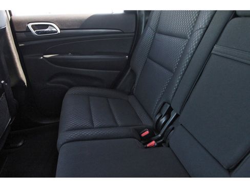 Used 2019 Jeep Grand Cherokee Laredo RWD image 14