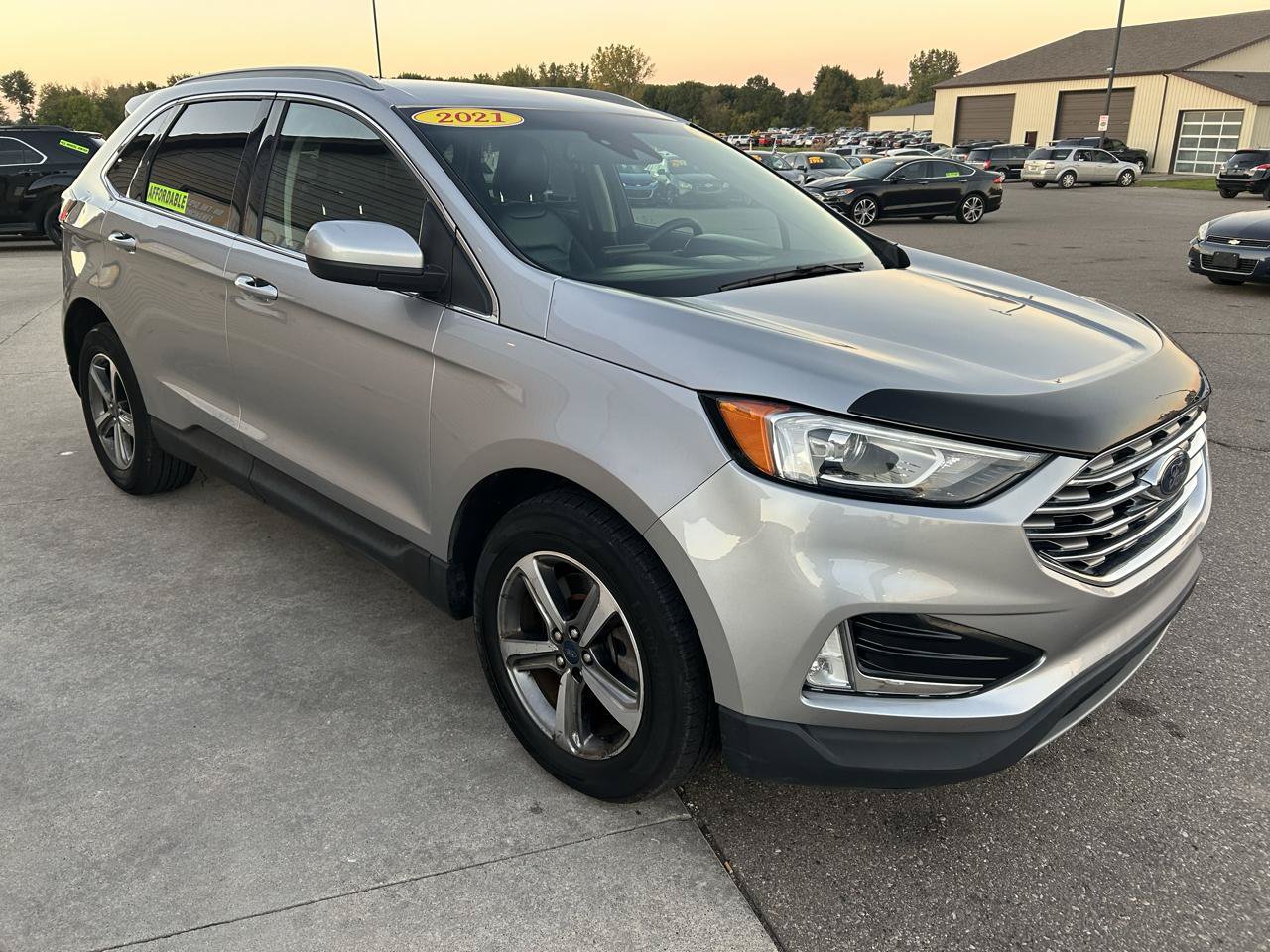 Used 2021 Ford Edge SEL w/ Convenience Package AWD/4WD image 3