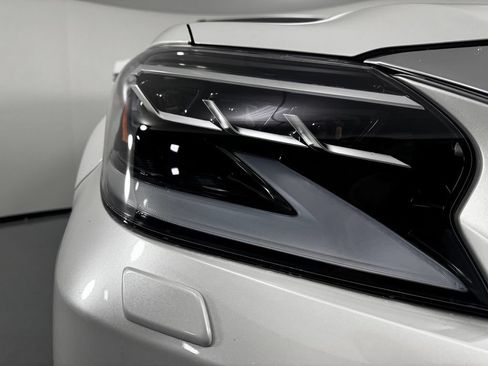Used 2023 Lexus GX 460 Luxury w/ Sport Design Package AWD/4WD image 8