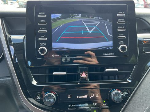 Used 2024 Toyota Camry SE image 33