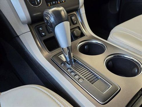 Used 2009 Chevrolet Traverse LTZ FWD image 17