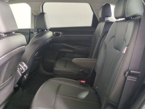 Used 2024 Kia Sorento SX image 16