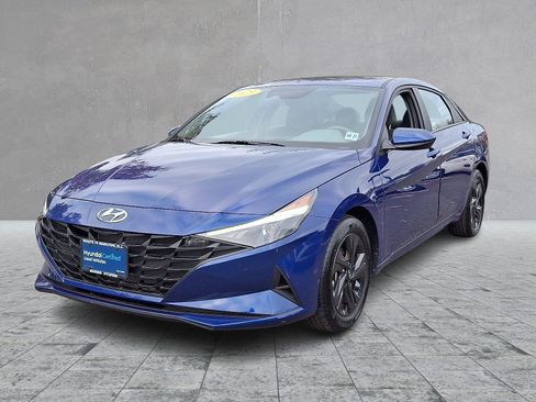 Certified 2023 Hyundai Elantra SEL image 5