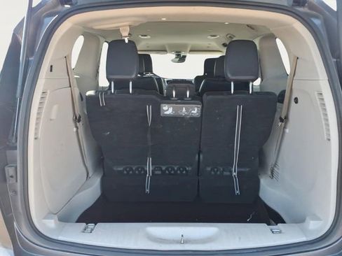 Used 2018 Chrysler Pacifica Touring-L w/ Advanced Safetytec Group FWD image 23