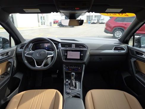 Used 2023 Volkswagen Tiguan SE image 23
