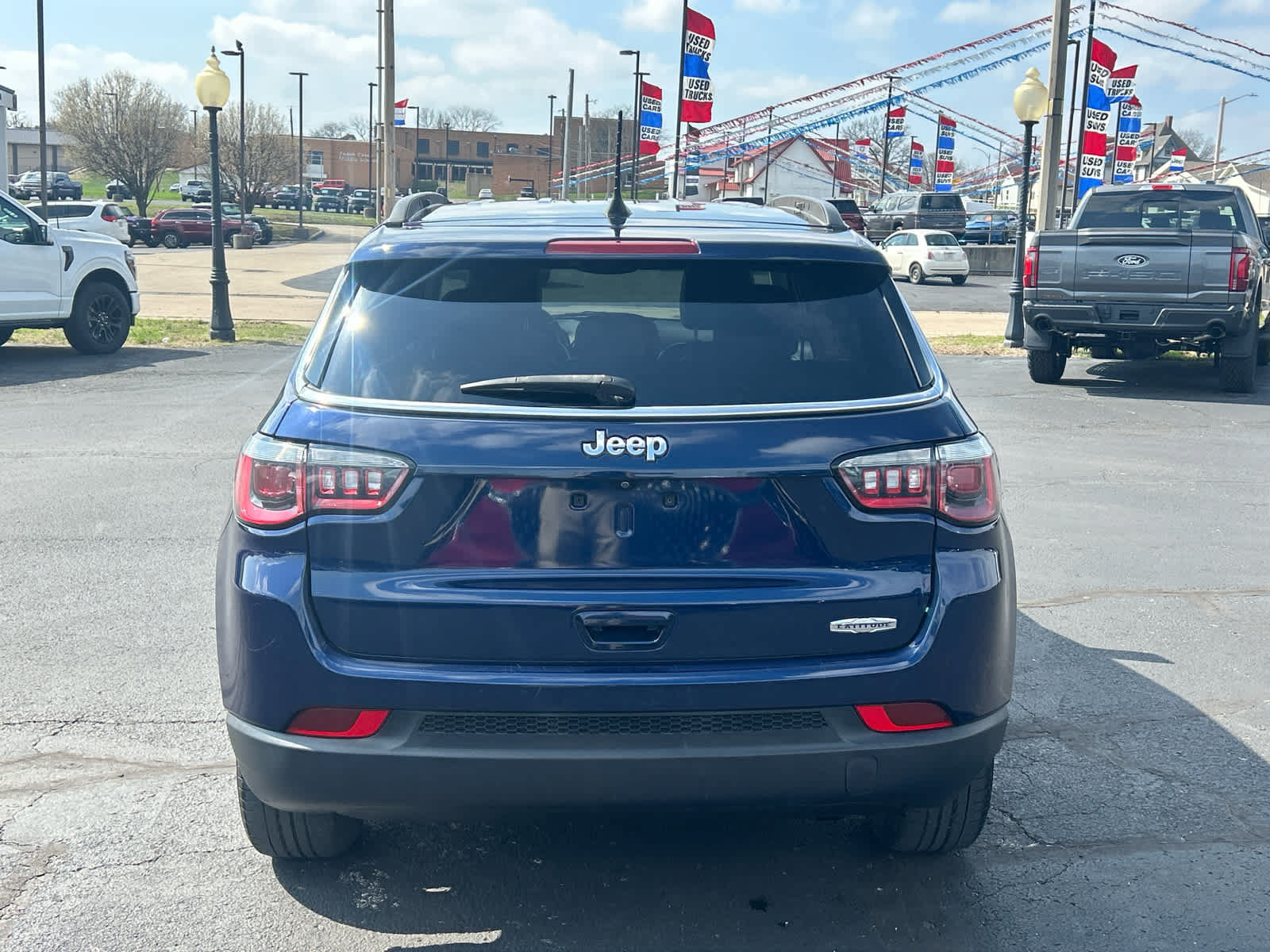 Used 2018 Jeep Compass Latitude w/ Popular Equipment Group FWD image 5