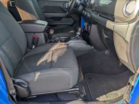 Used 2021 Jeep Gladiator Overland image 29