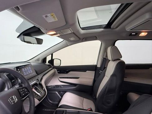 Used 2026 Honda Odyssey Elite image 31