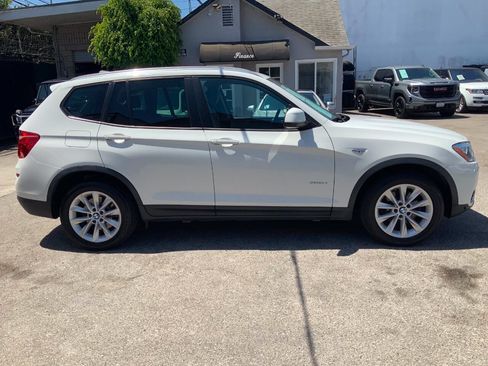 Used 2017 BMW X3 sDrive28i RWD image 2