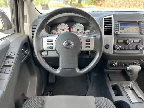 Used 2016 Nissan Frontier PRO-4X AWD/4WD image 12