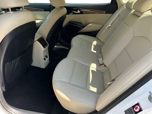 Used 2017 Kia Cadenza Technology FWD image 13