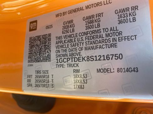 Used 2025 Chevrolet Colorado Z71 AWD/4WD image 39
