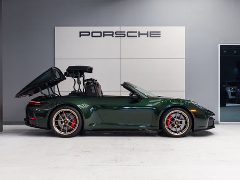 Certified 2026 Porsche 911 Targa 4 GTS AWD/4WD image 9