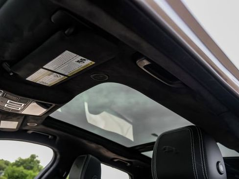 Used 2026 Jaguar F-PACE R-Dynamic S AWD/4WD image 4