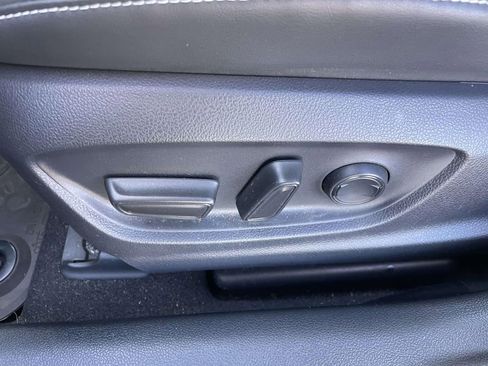 Used 2020 Toyota Prius Prime Limited image 14