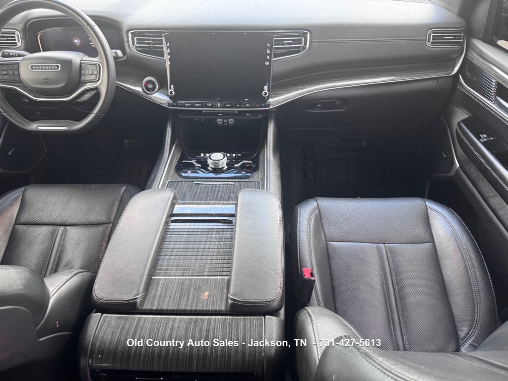 Used 2022 Jeep Wagoneer Series III AWD/4WD image 18