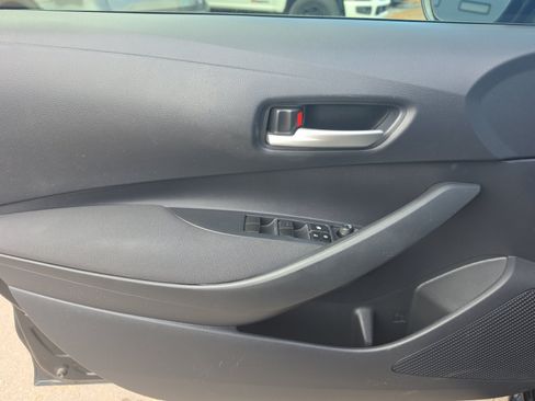 Used 2020 Toyota Corolla LE FWD image 15
