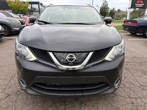 Used 2017 Nissan Rogue Sport SL w/ SL Premium Package AWD/4WD image 2