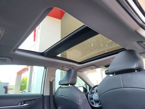 Used 2019 Toyota Camry XSE w/ Navigation Package FWD image 23