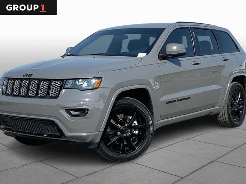 Used 2021 Jeep Grand Cherokee Laredo X image 1