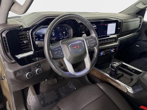 Certified 2024 GMC Sierra 1500 Elevation w/ Preferred Package RWD image 9