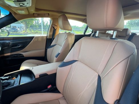 Used 2023 Lexus ES 350 Ultra Luxury w/ Accessory Package (Z2) FWD image 16