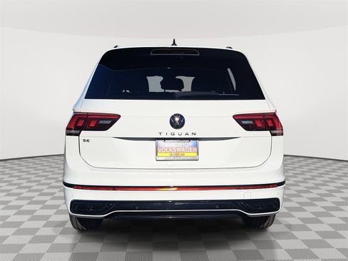 Used 2022 Volkswagen Tiguan SE R-Line image 6