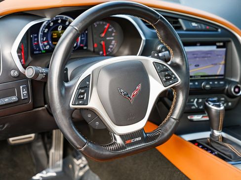 Used 2016 Chevrolet Corvette Z06 w/ 3LZ Preferred Equipment Group image 13