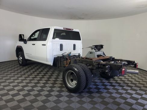 Used 2024 GMC Sierra 3500 Pro w/ Convenience Package AWD/4WD image 6