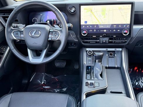 Used 2025 Lexus GX 550 w/ Accessory Package (2T) AWD/4WD image 29