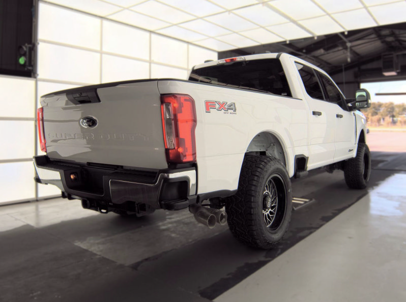 Used 2024 Ford F250 XLT w/ FX4 Off-Road Package AWD/4WD image 2