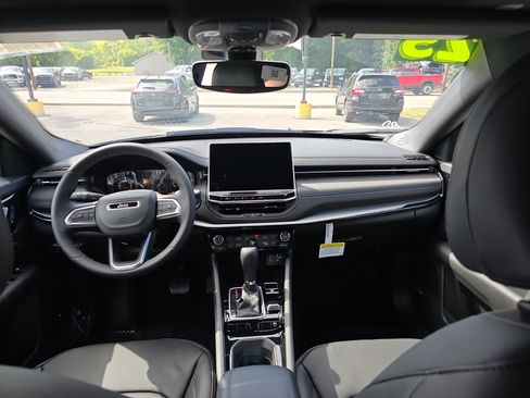 New 2025 Jeep Compass Limited w/ High Altitude Package image 13