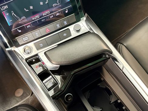 Used 2022 Audi e-tron Premium image 15