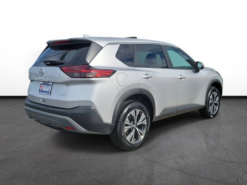 Used 2023 Nissan Rogue SV image 4