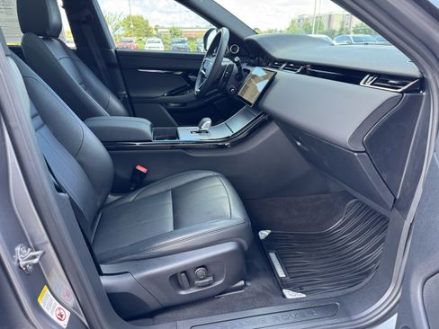 Used 2024 Land Rover Range Rover Evoque S AWD/4WD image 3
